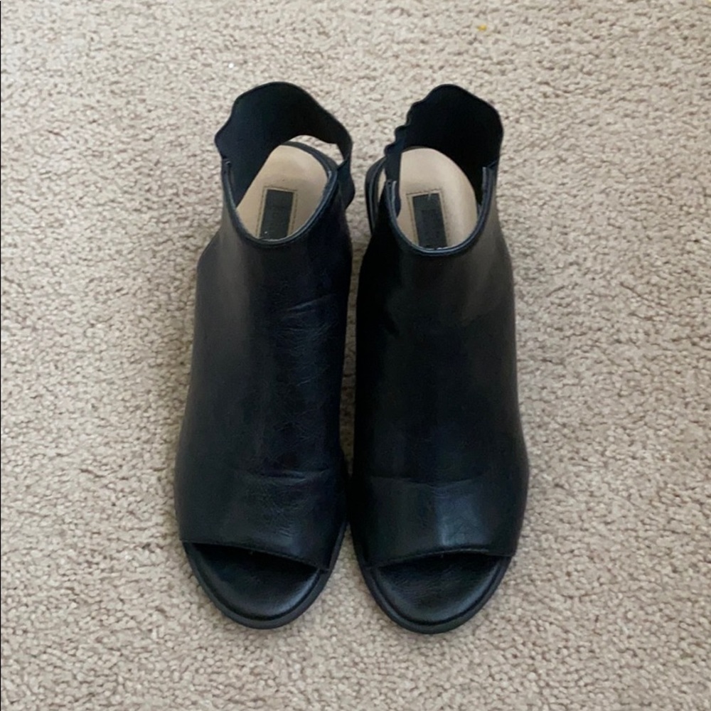 Black chunky heel shoes